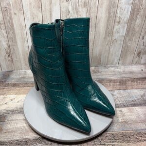 Marc Fisher Retire Teal Croc Embossed Leather Heeled Booties Size 9 M